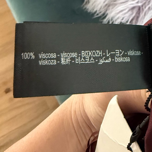 Zara flowing satin cape - Picture 16 of 16